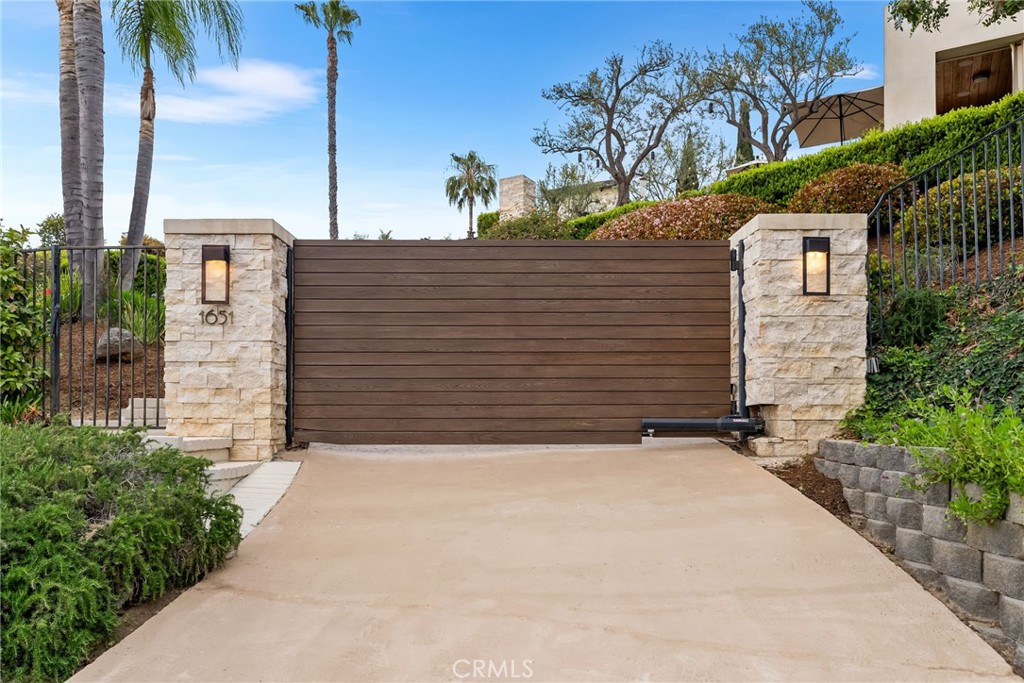 1651 La Loma Drive