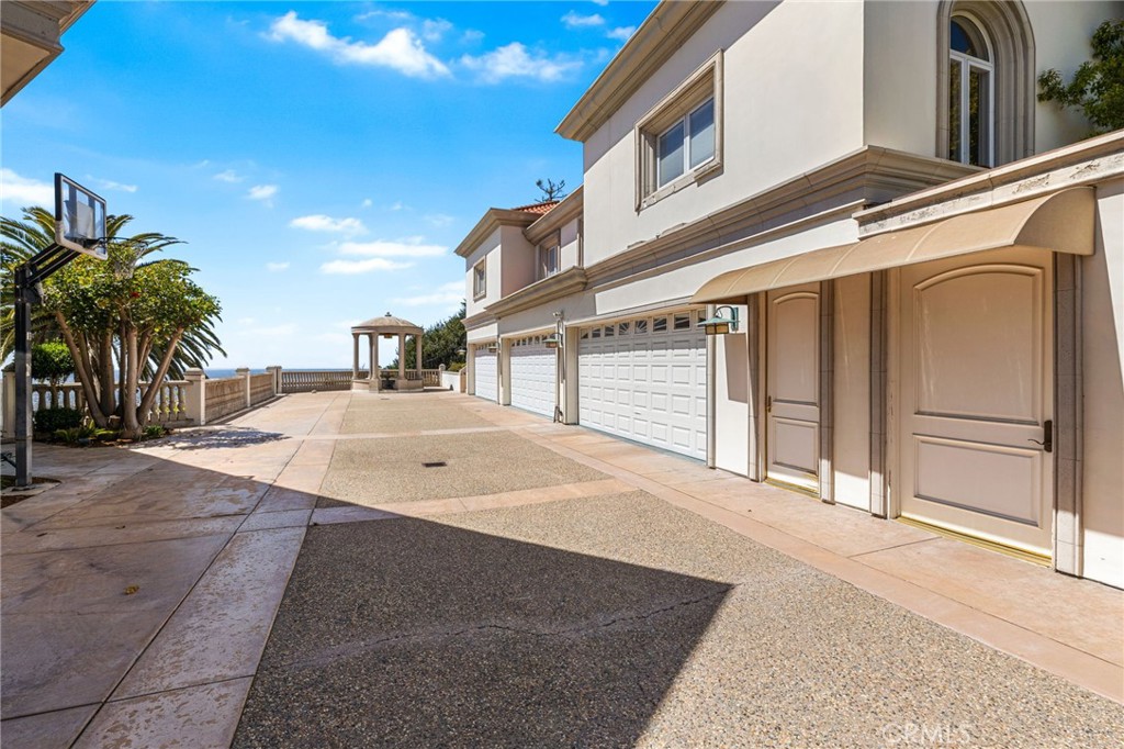 10219 Sunrise Lane