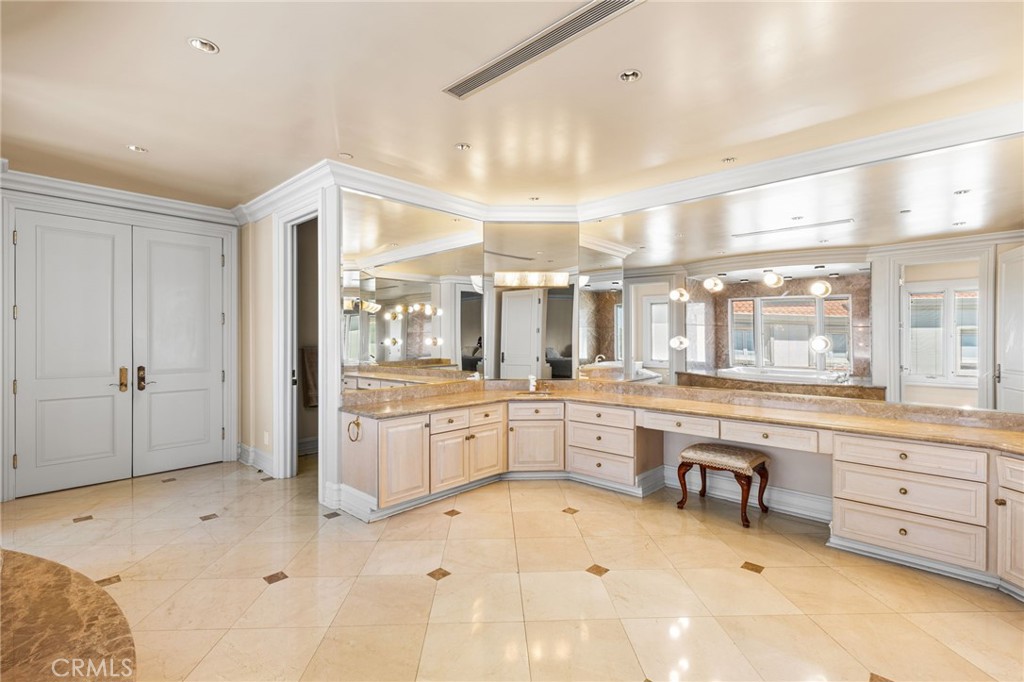 10219 Sunrise Lane