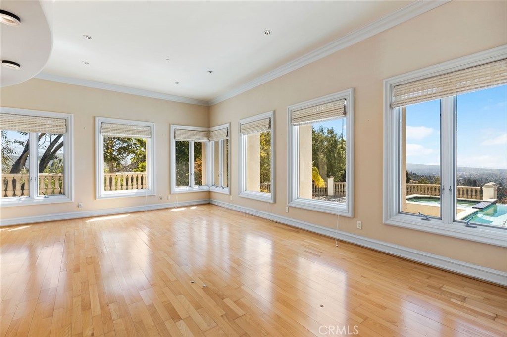 10219 Sunrise Lane