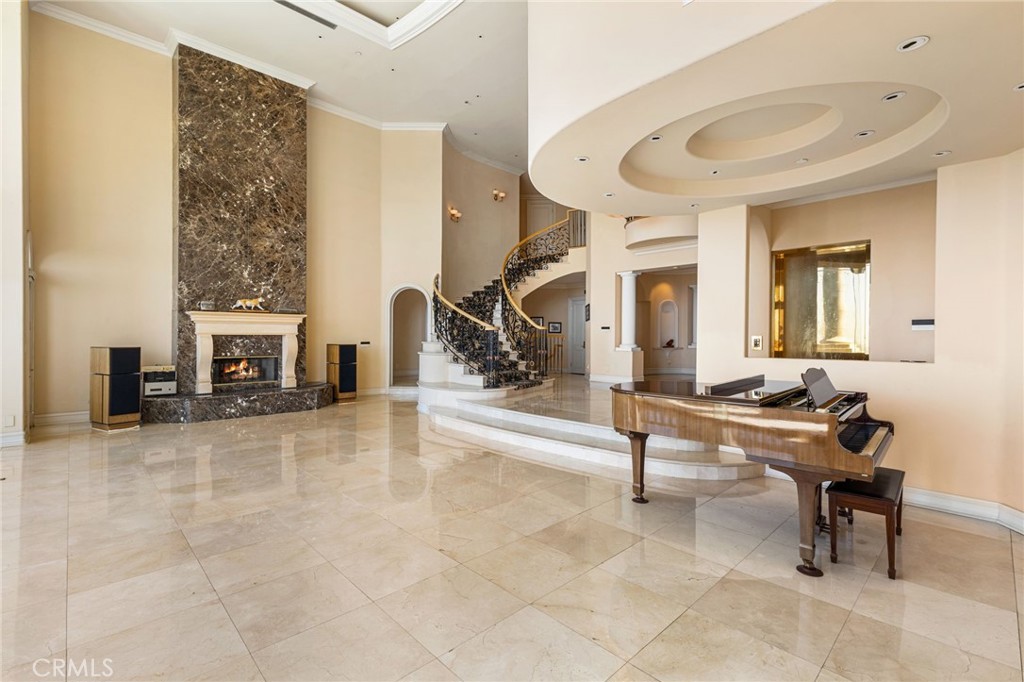 10219 Sunrise Lane