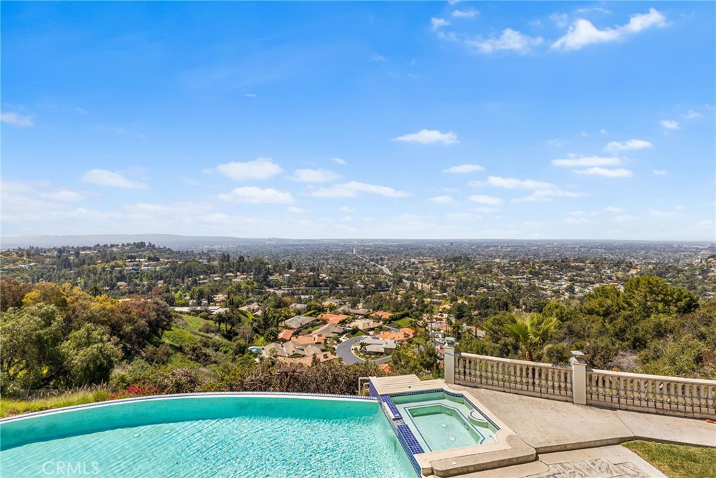 10219 Sunrise Lane
