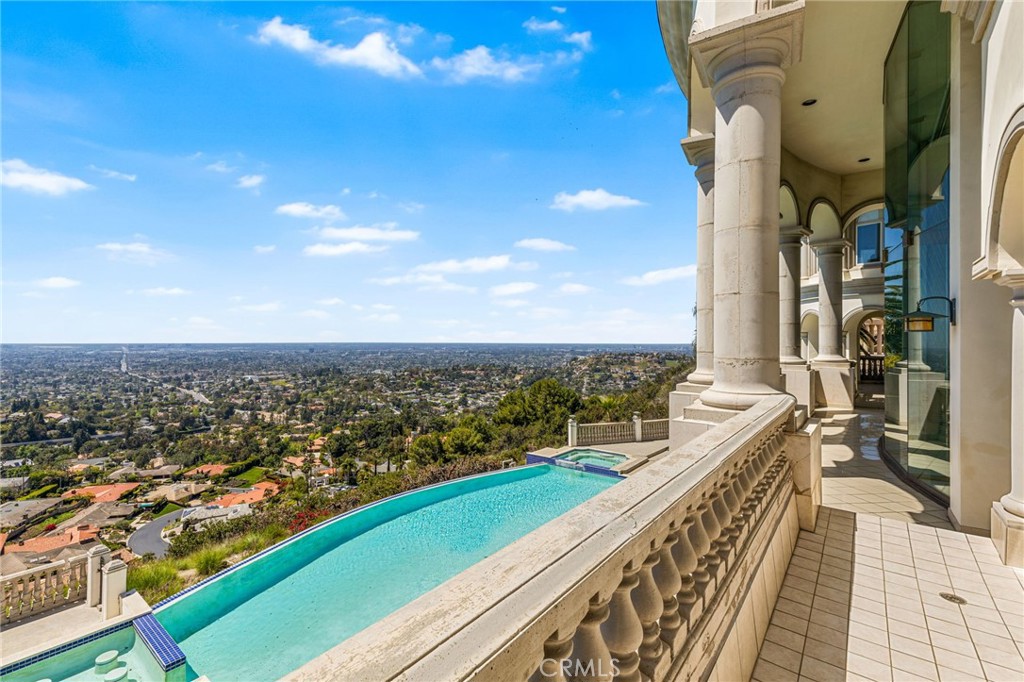 10219 Sunrise Lane