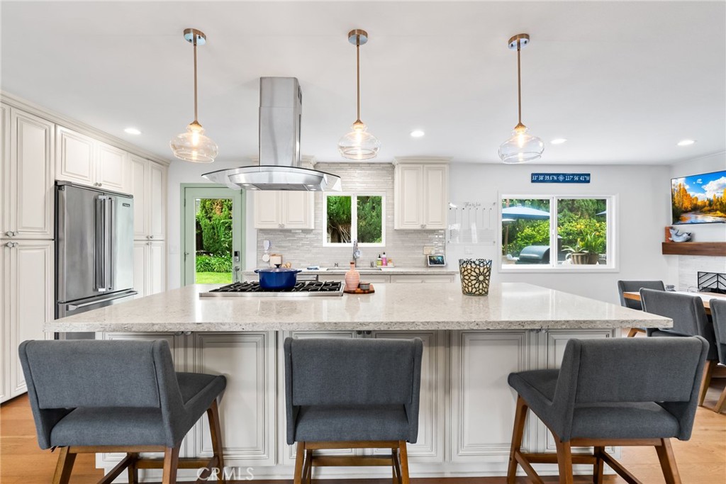 1161 Ravencrest Road