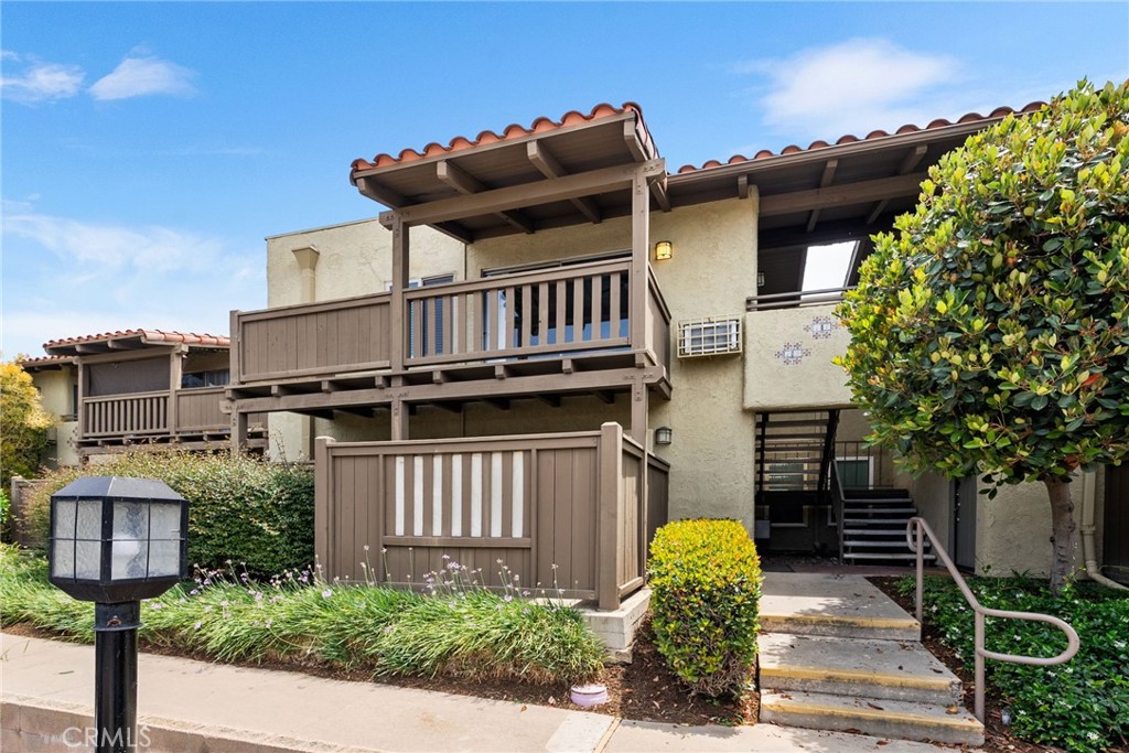 1345 Cabrillo Park Drive M14