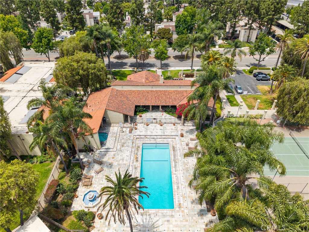 1345 Cabrillo Park Drive M14