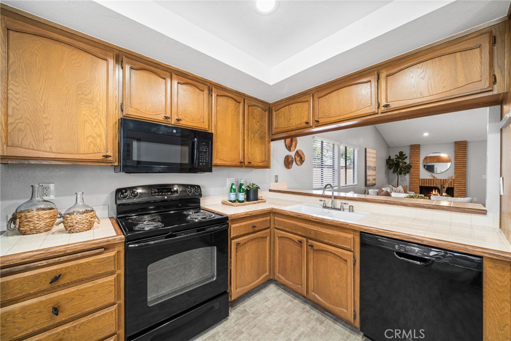 211 E Ponderosa Lane 10