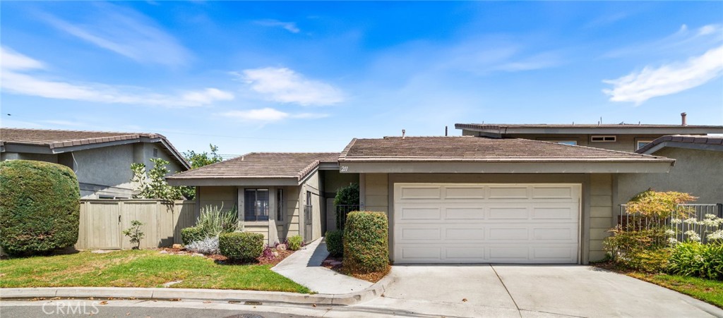 211 E Ponderosa Lane 10