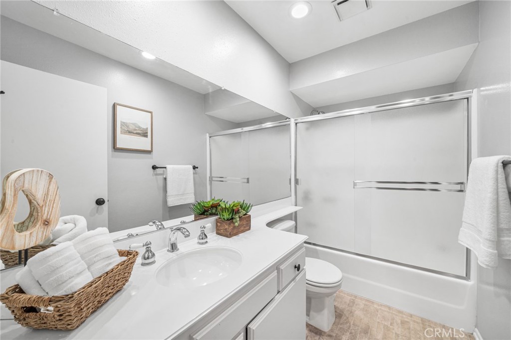 211 E Ponderosa Lane 10