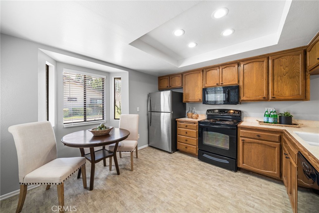 211 E Ponderosa Lane 10