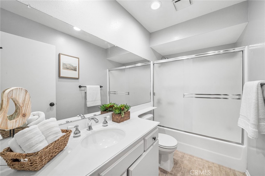 211 E Ponderosa Lane 10