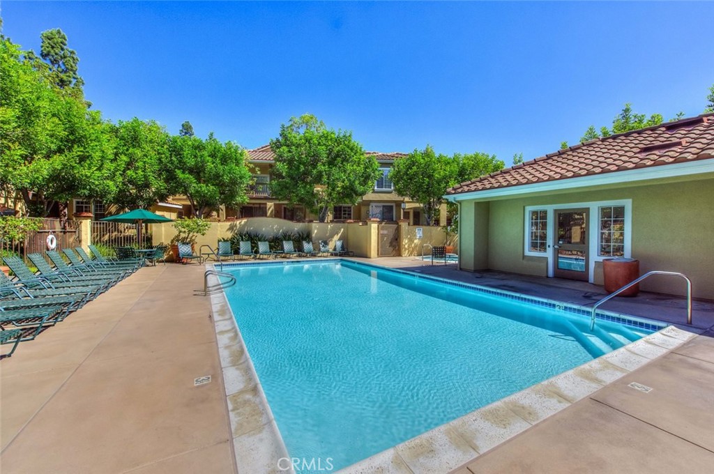 132 Gallery Way