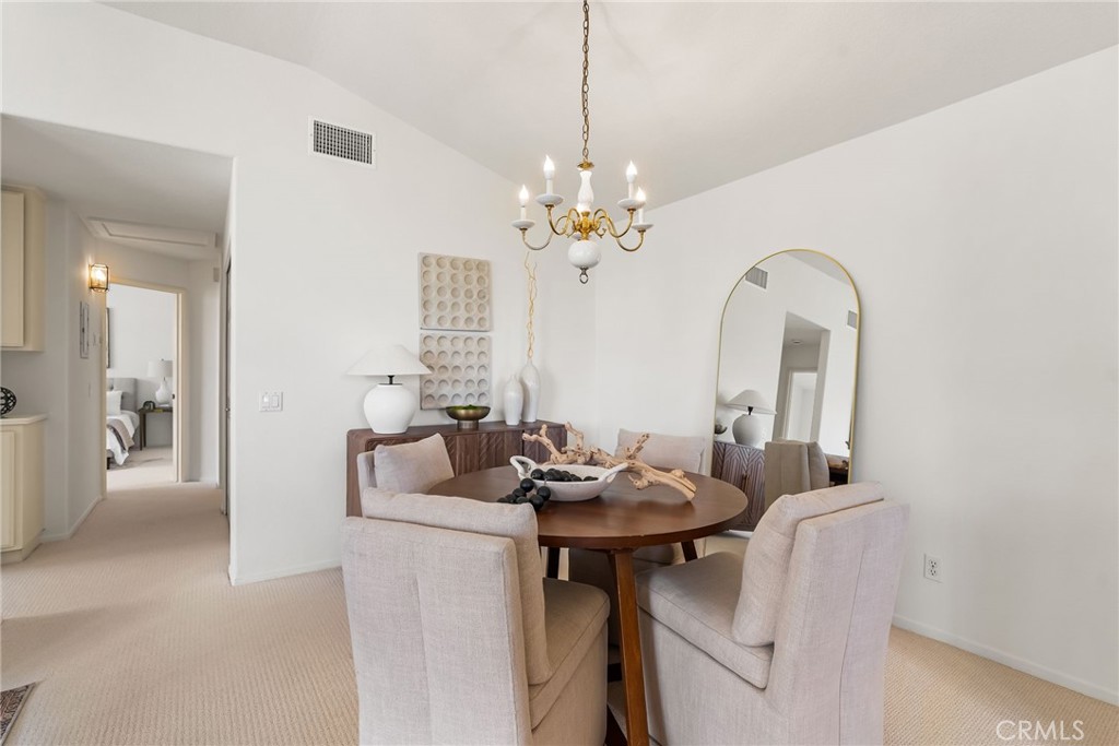 8123 E Oak Ridge Circle