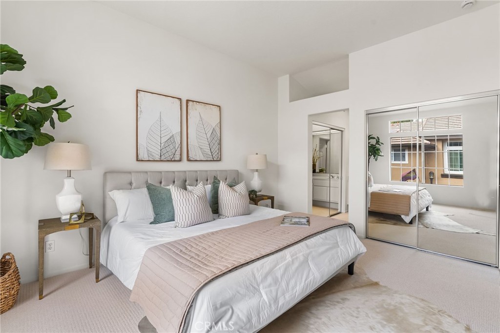 8123 E Oak Ridge Circle