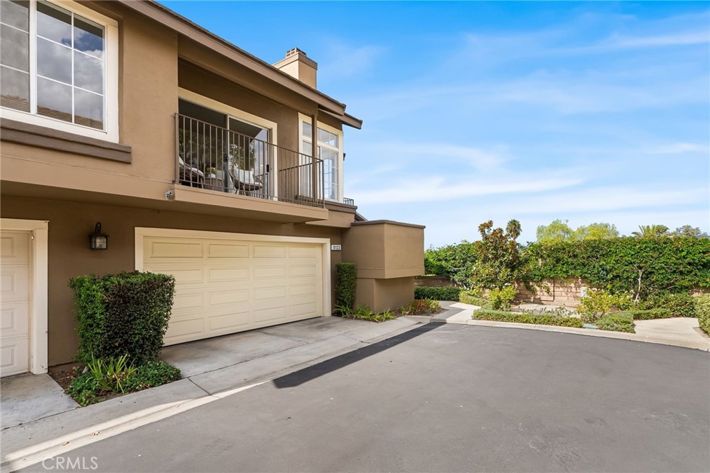 8123 E Oak Ridge Circle