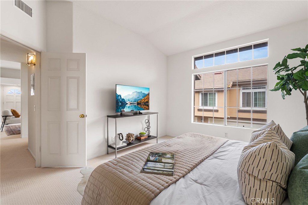 8123 E Oak Ridge Circle