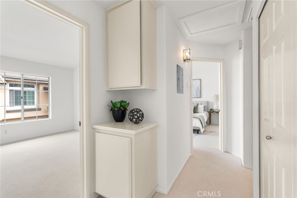 8123 E Oak Ridge Circle