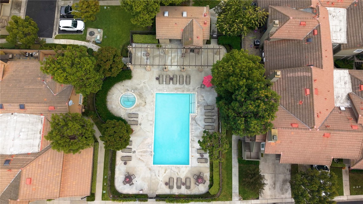 8123 E Oak Ridge Circle