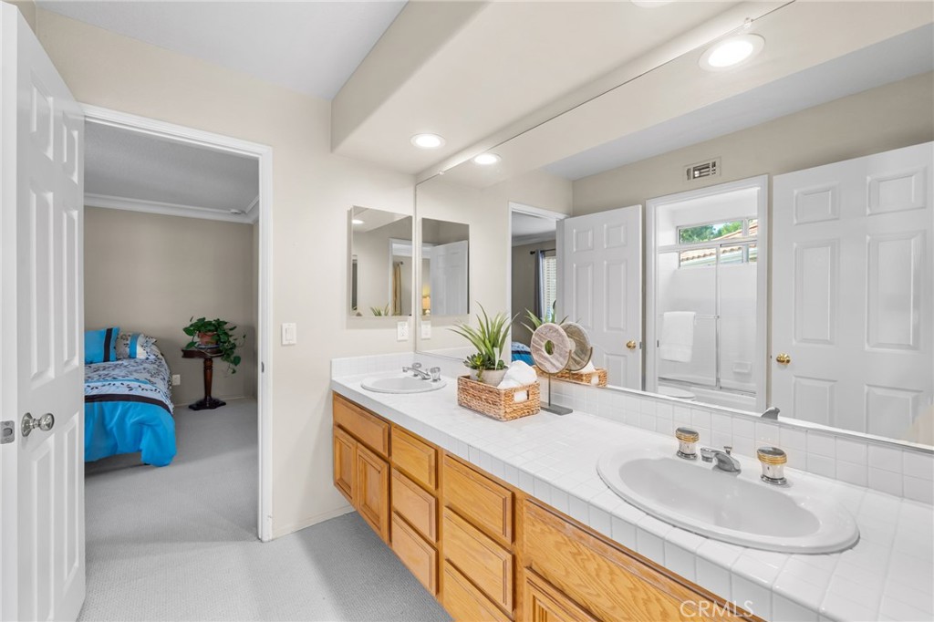 859 S Parkglen Place