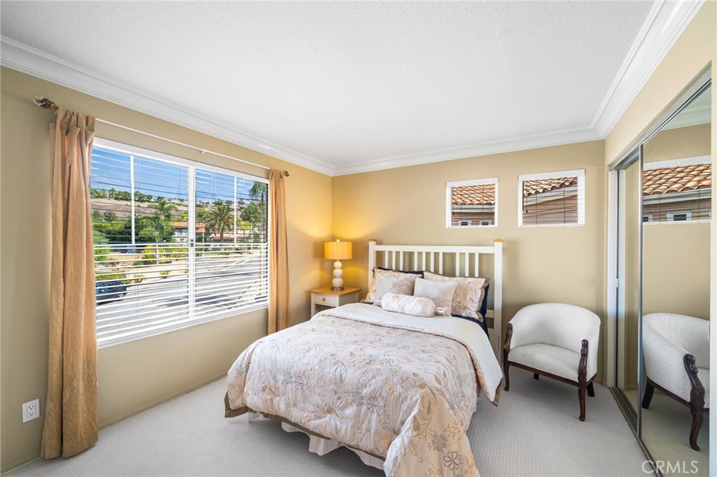 859 S Parkglen Place