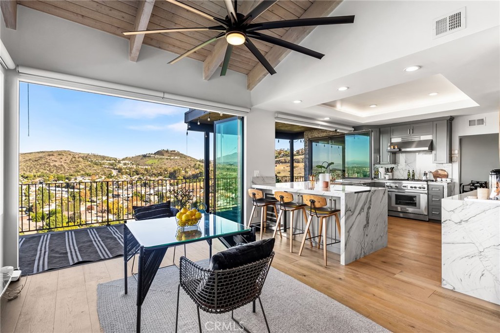 12348 Circula Panorama