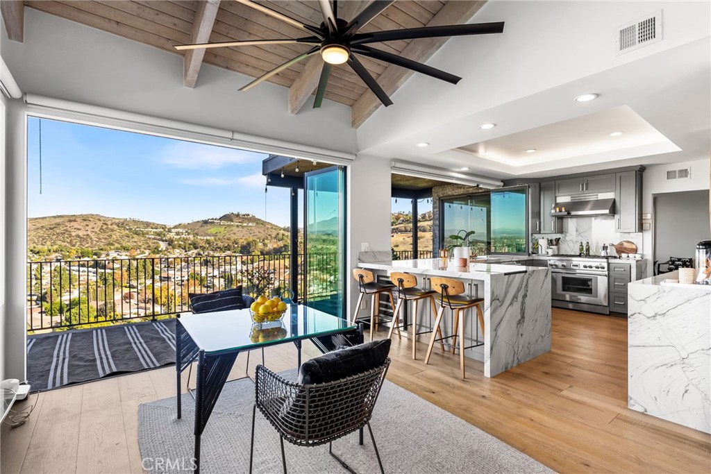 12348 Circula Panorama