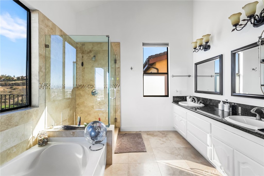 12348 Circula Panorama