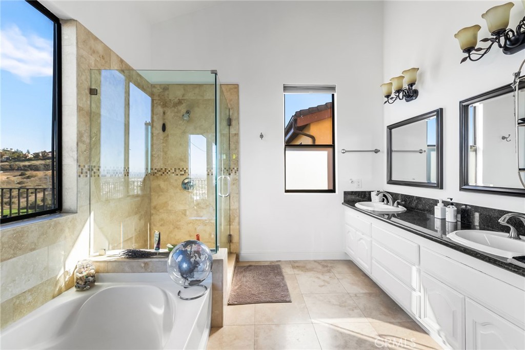 12348 Circula Panorama