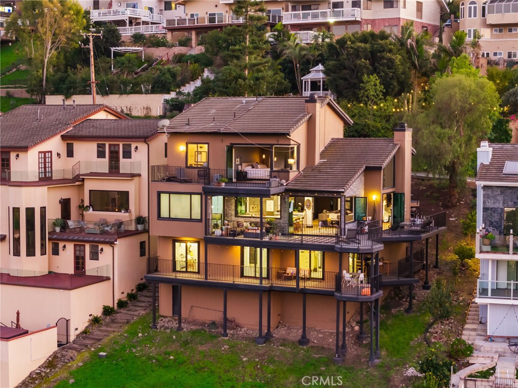 12348 Circula Panorama