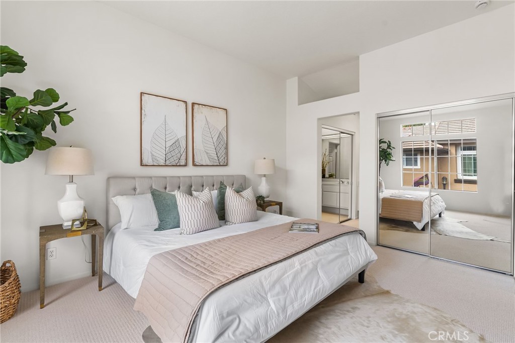 8123 E Oak Ridge Circle