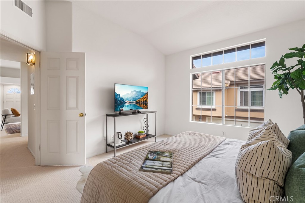 8123 E Oak Ridge Circle