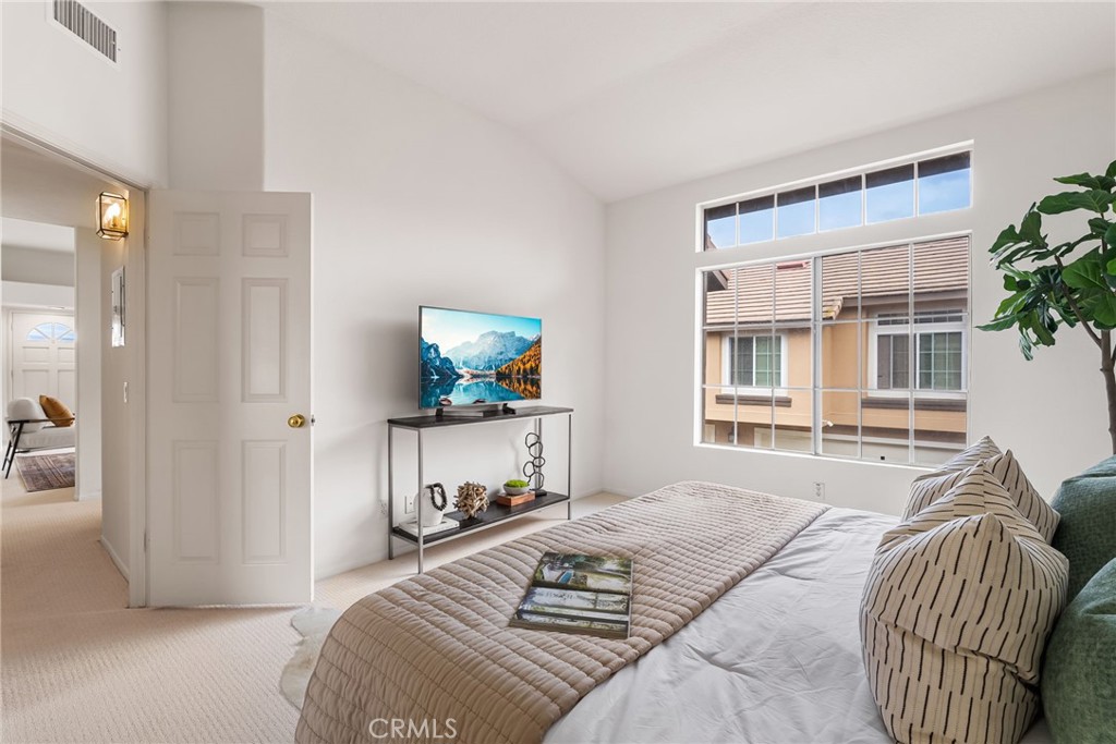 8123 E Oak Ridge Circle