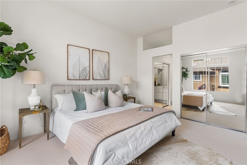 8123 E Oak Ridge Circle