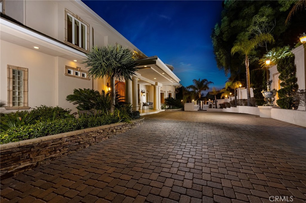 10322 Saint Charles Way