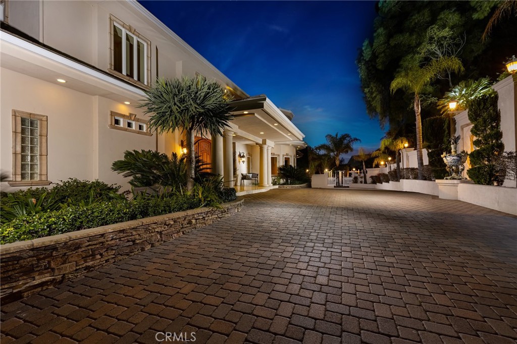 10322 Saint Charles Way