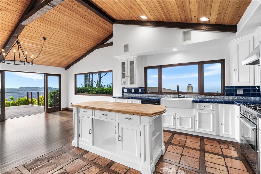 2575 Temple Hills Drive