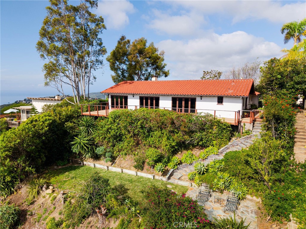 2575 Temple Hills Drive