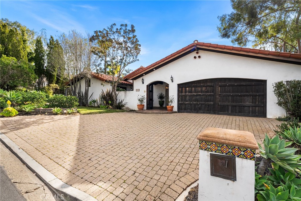 2575 Temple Hills Drive