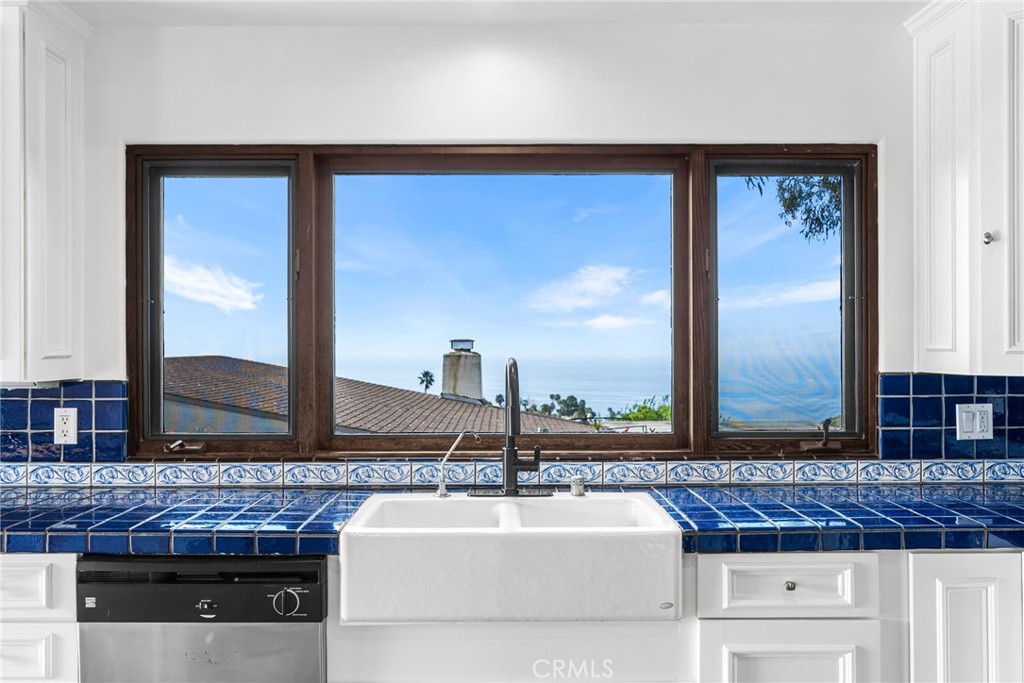 2575 Temple Hills Drive