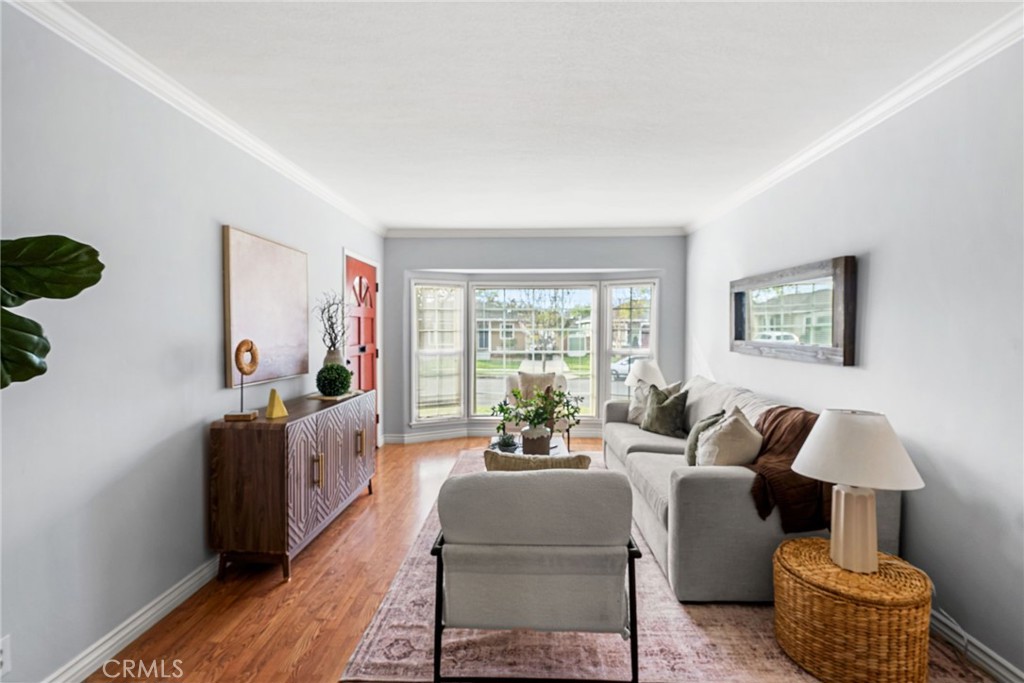 6019 Hardwick Street