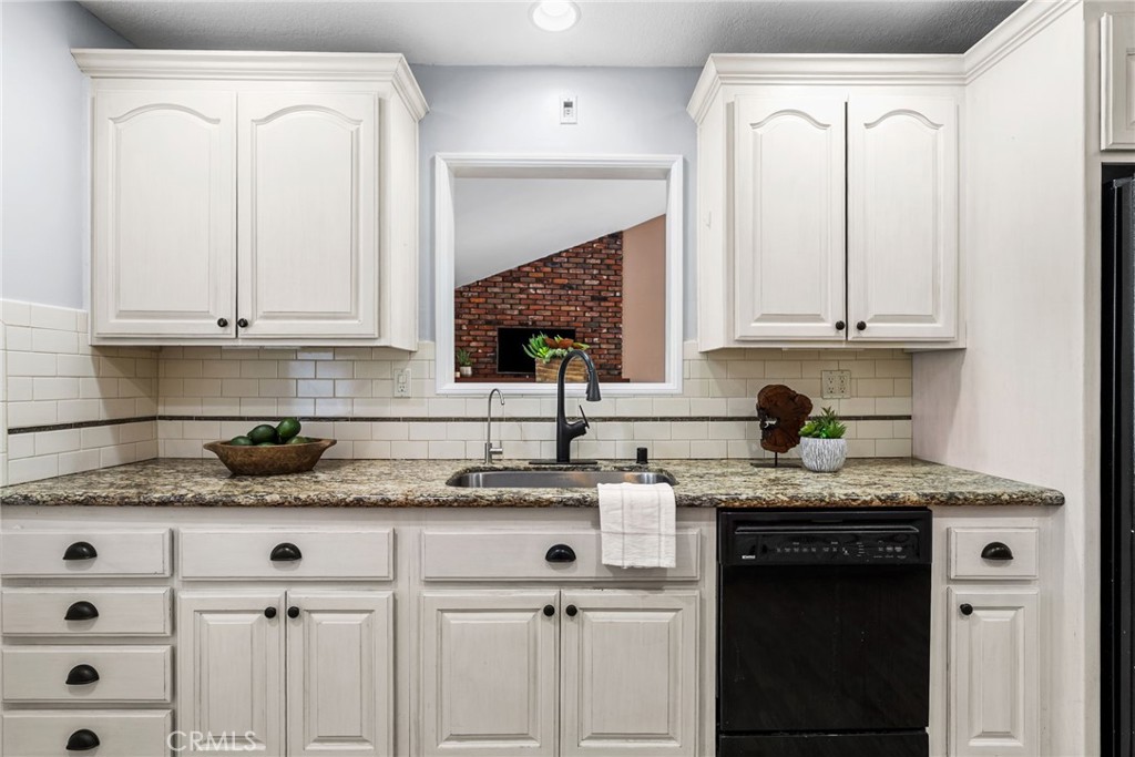 6019 Hardwick Street