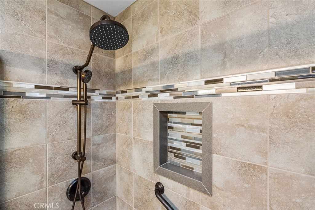 6019 Hardwick Street