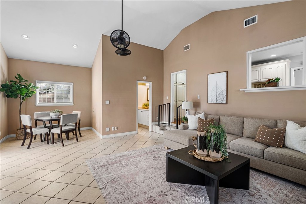 6019 Hardwick Street