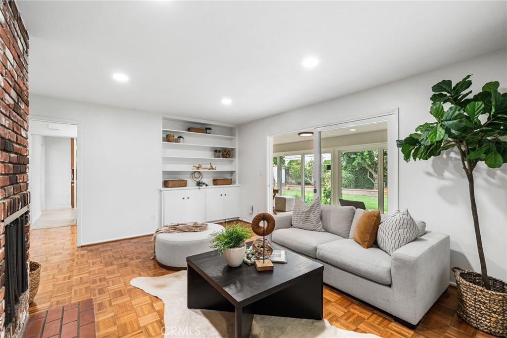 1107 W Sharon Road