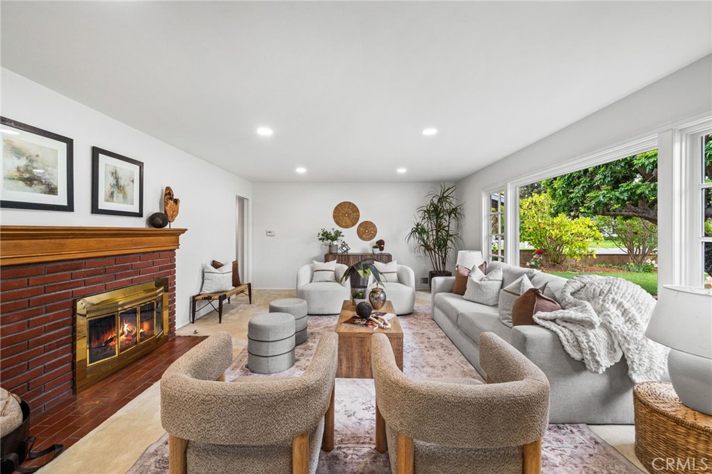 1107 W Sharon Road
