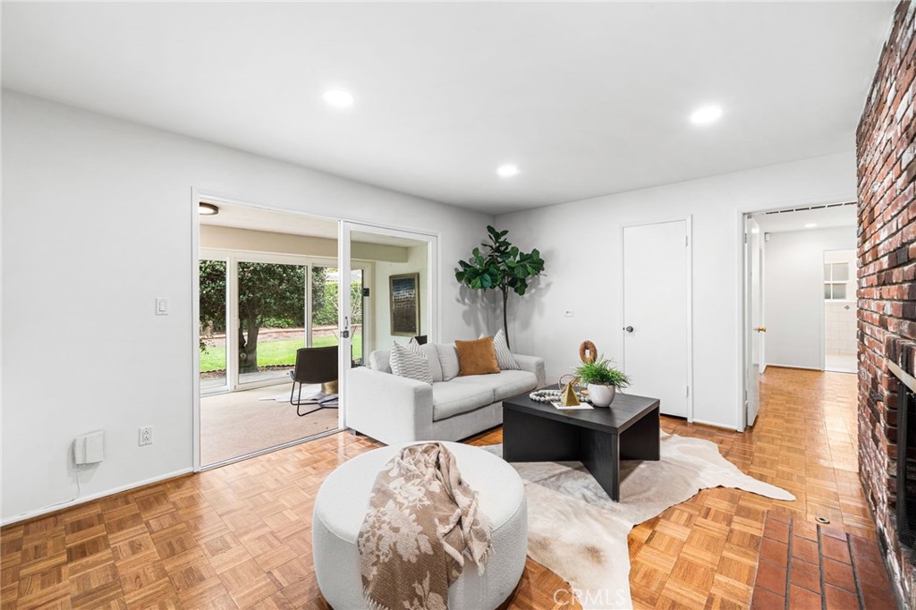 1107 W Sharon Road