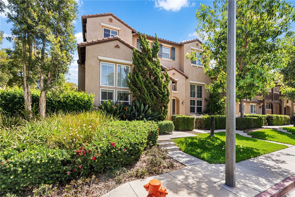 3053 N Torrey Pine Lane