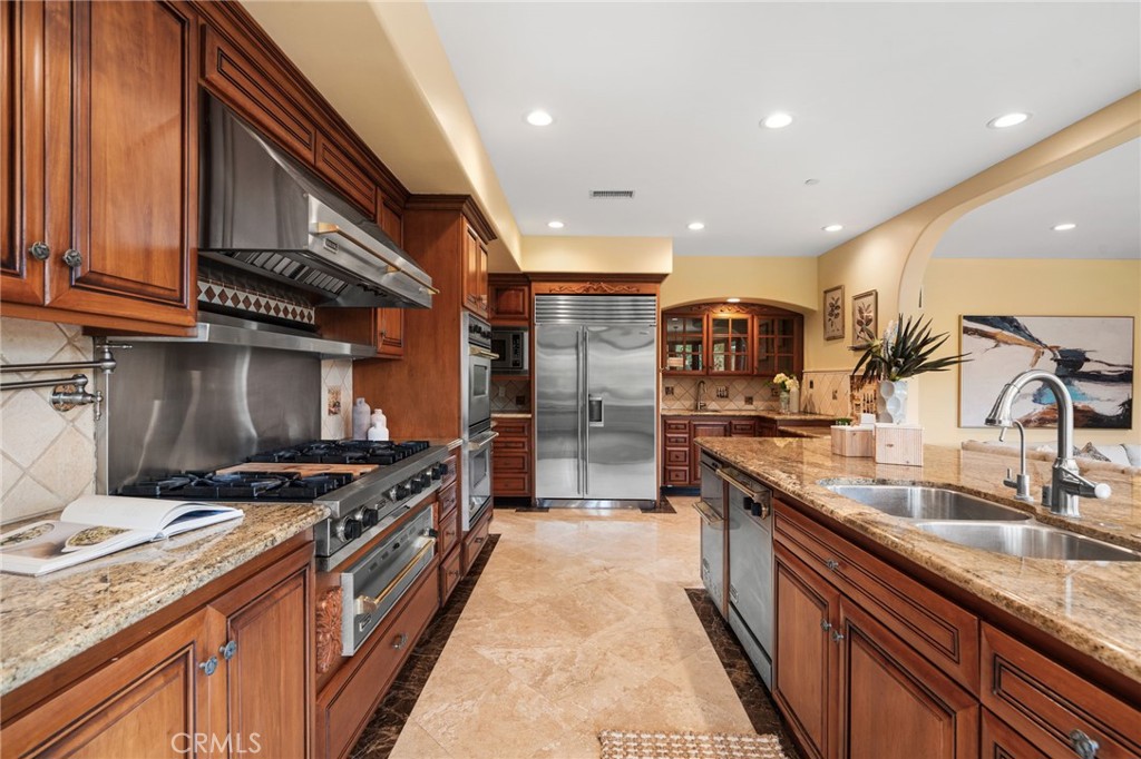 10696 Skyline Drive