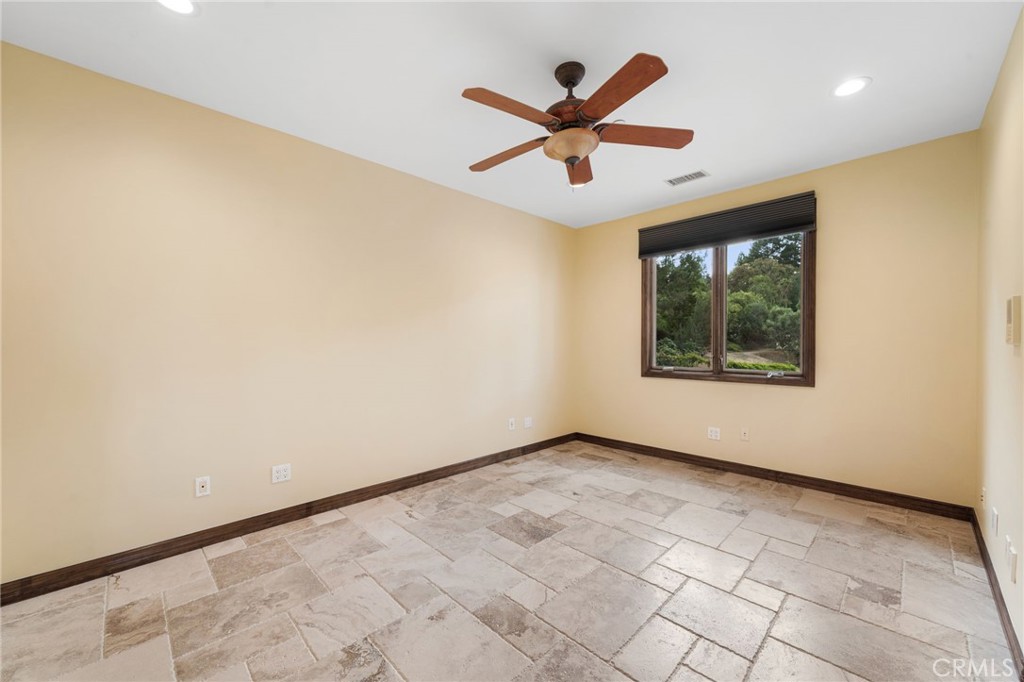 10696 Skyline Drive