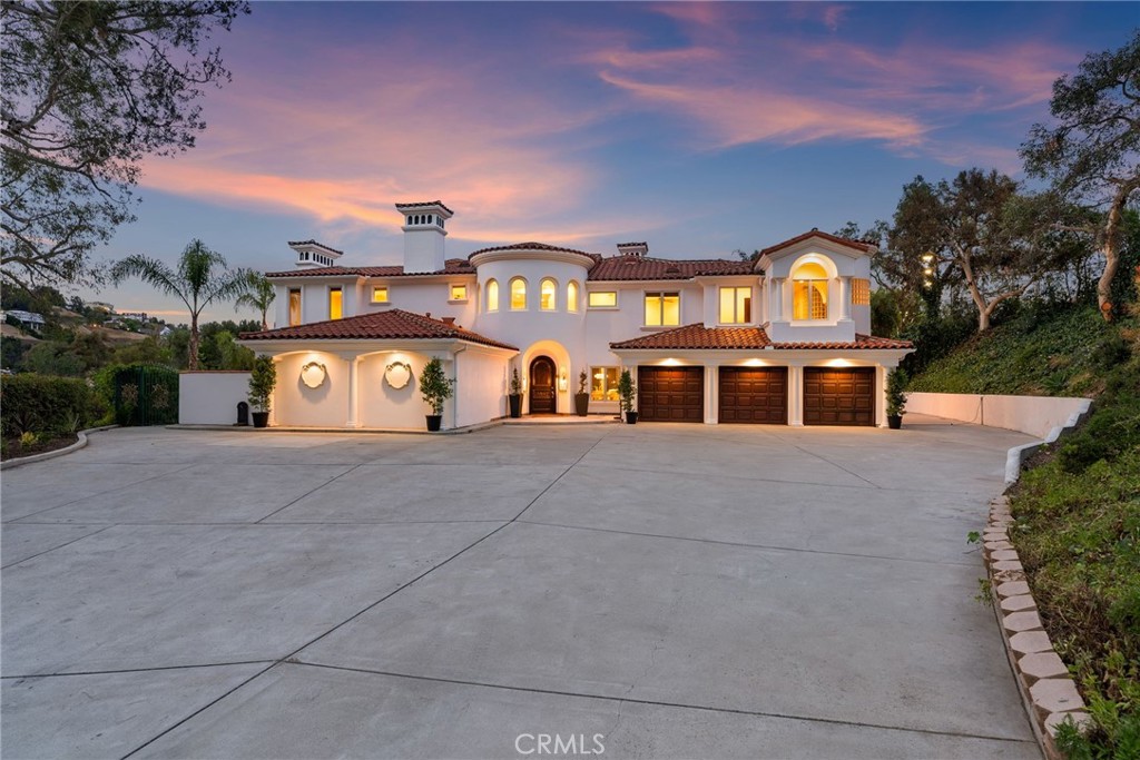 10696 Skyline Drive